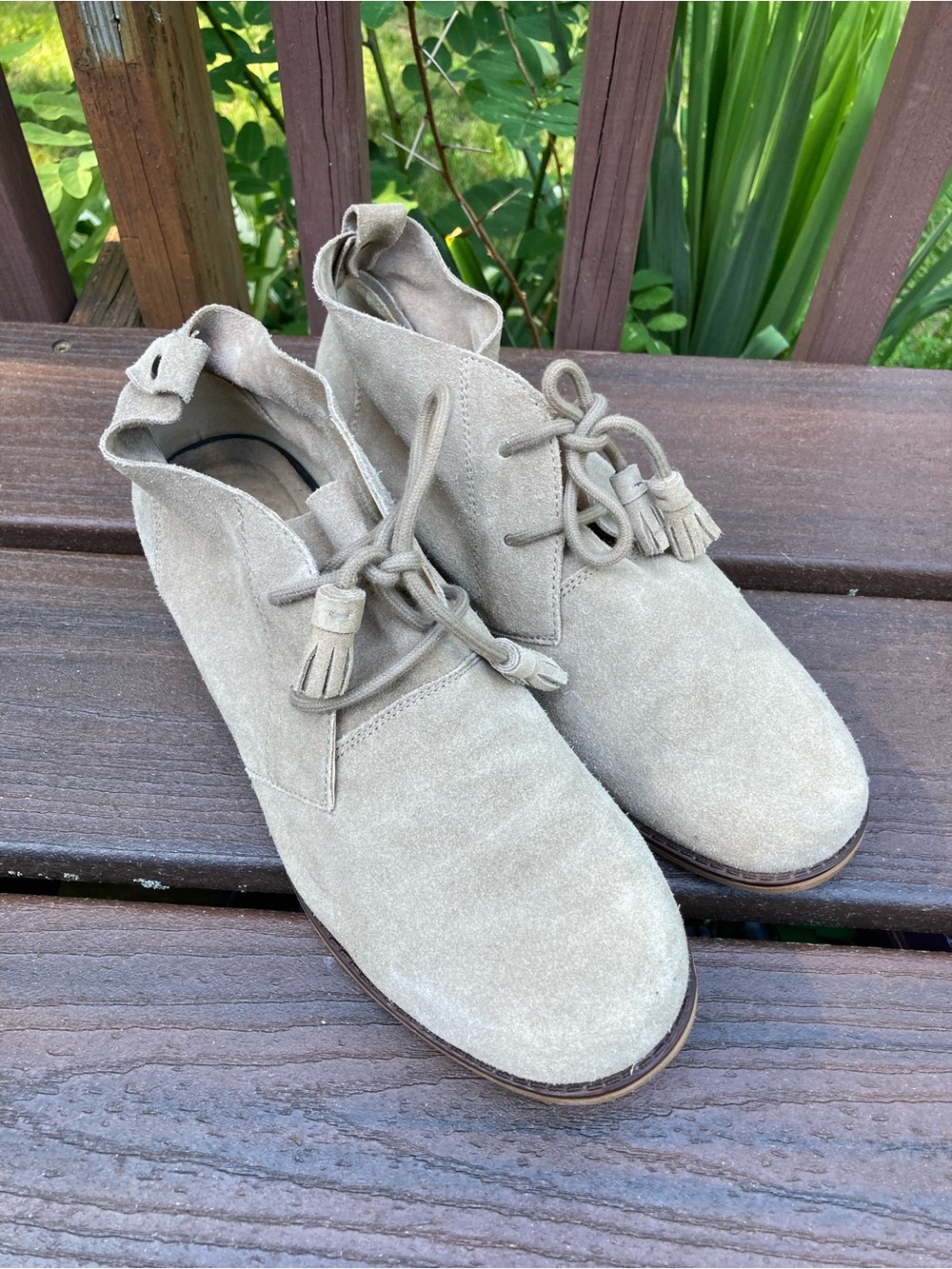 Hush Puppies Suede Tassel Lace-Up Desert Boots Booties in Taupe Size 11